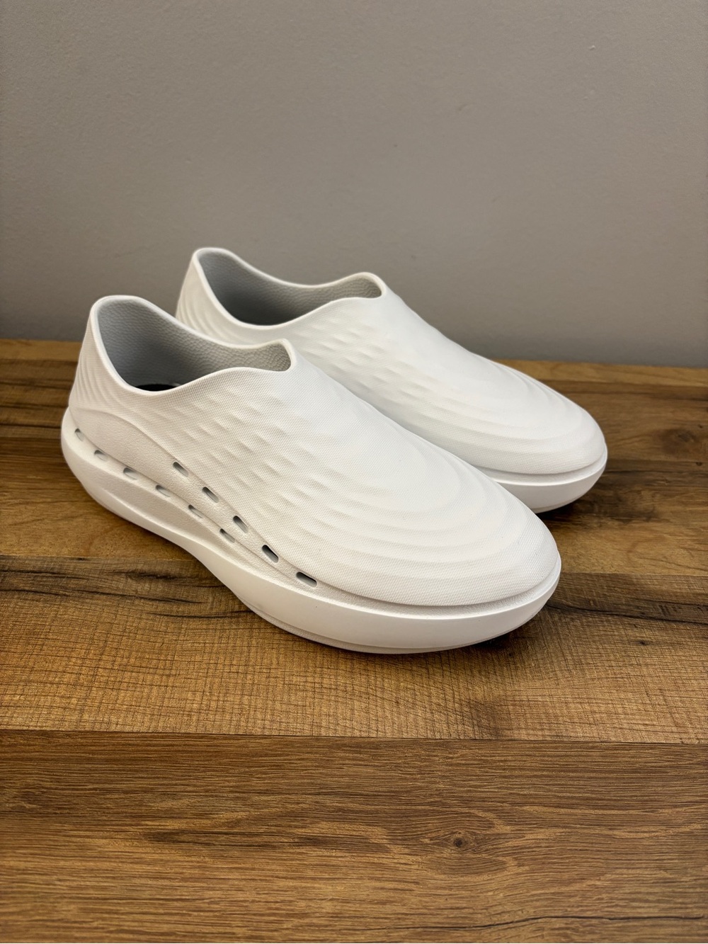 STAND+ AntiGrav1 Slip On Recovery Shoes Unisex Snow White